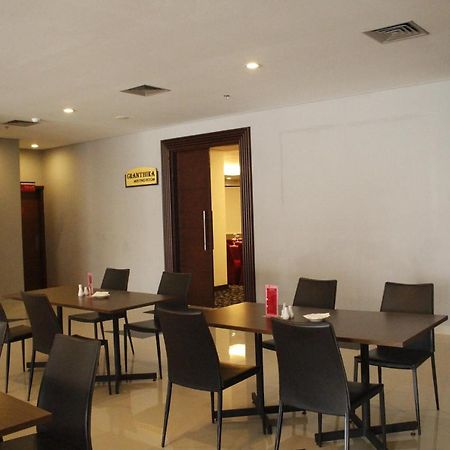 Brothers Inn Sukoharjo Εξωτερικό φωτογραφία
