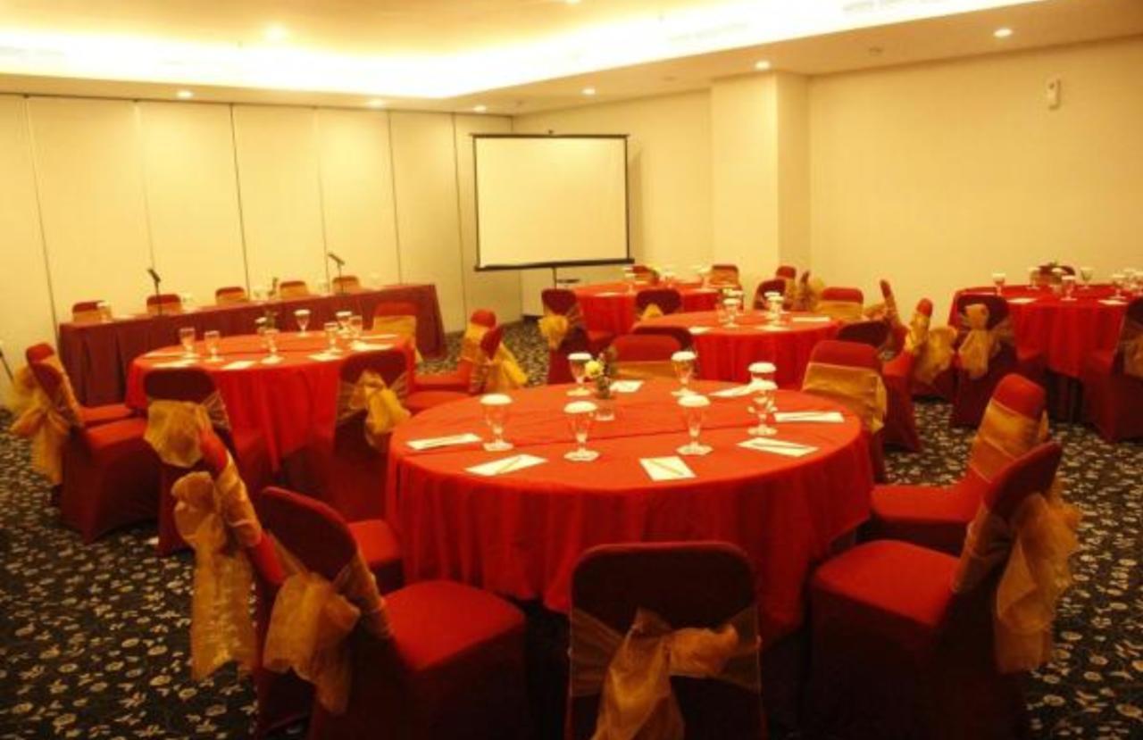 Brothers Inn Sukoharjo Εξωτερικό φωτογραφία