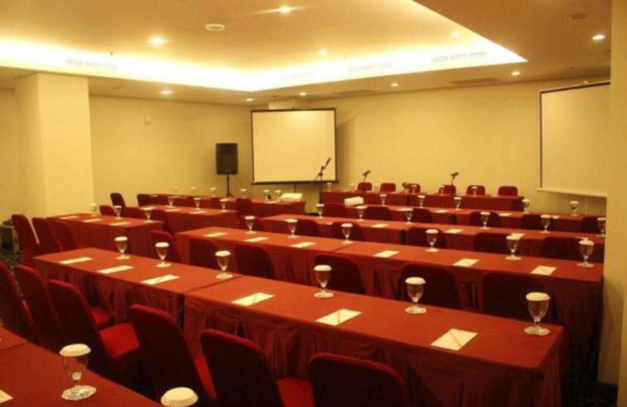Brothers Inn Sukoharjo Εξωτερικό φωτογραφία