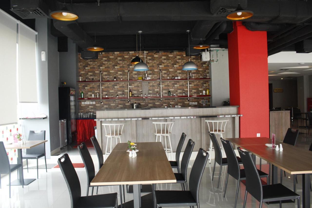 Brothers Inn Sukoharjo Εξωτερικό φωτογραφία